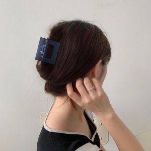 短发怎么扎好看简单 短头发留长技巧