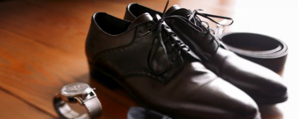休闲皮鞋护理方法