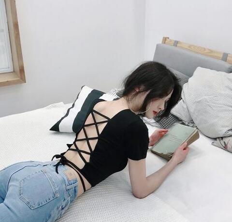 为什么现在的女孩穿的那么少