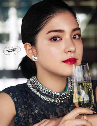 30岁女人适合的妆容