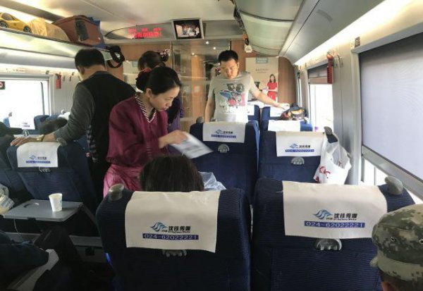 高铁靠窗的位置字母是什么