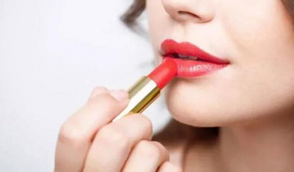女生的包里都应该装些什么