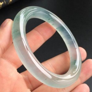 手掌宽7cm戴多大手镯 正确测量自己佩戴手镯的尺寸