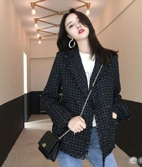 黑色毛呢外套如何搭配下装？