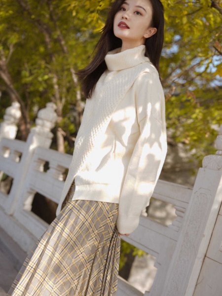 白色毛衣怎么穿