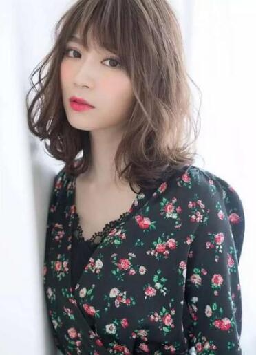 女生头发少热烫好还是冷烫好？