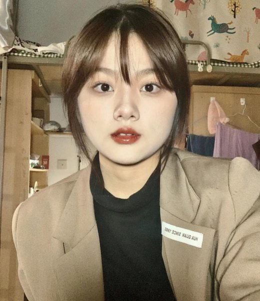 圆脸女生适合什么刘海