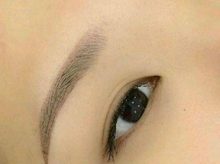 纹眼线晕色补救小妙招