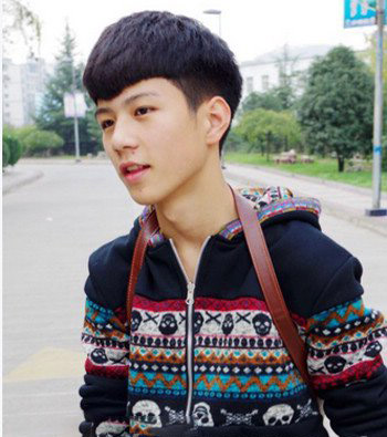 中学生男生的发型图片