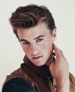 职场男士怎么护肤 看肤质护肤很重要