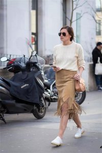 奶奶裤适合穿什么鞋子 奶奶鞋适合搭什么衣服？