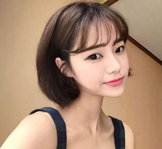 圆脸的女生适合什么刘海好看？