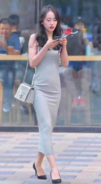 尖头高跟鞋怎么搭配衣服？