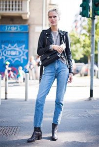 什么是牛仔老爹裤 牛仔老爹裤的最新穿法