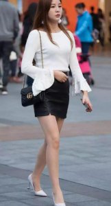 尖头高跟鞋怎么搭配衣服？ 尖头高跟鞋怎么搭配衣服图片