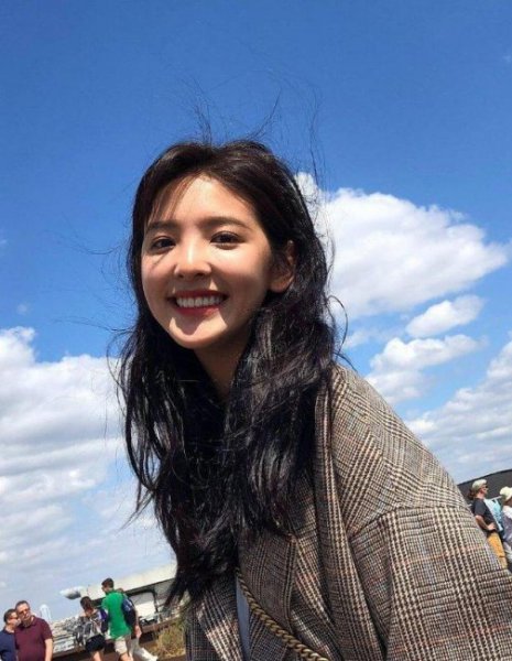 长相干净的女生特征是什么？