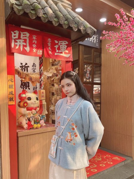 女士汉服怎么穿