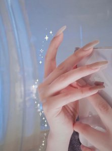 如何让甲片快速掉落 美甲贴贴片是怎么操作的?