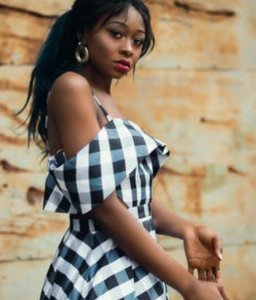 胖人适合穿格子裙吗 胖人穿什么显瘦