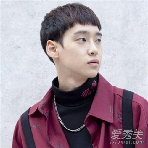 男生什么样的短发好看