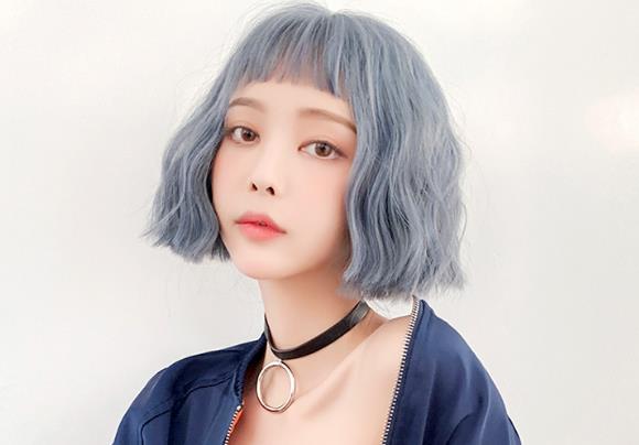 发尾烫一个半卷的发型