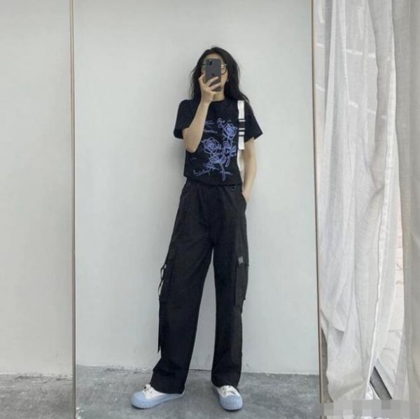 女生应该怎样搭配才能显得腿不弯？