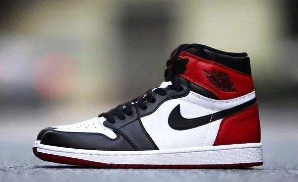 aj1买大点的还是偏小