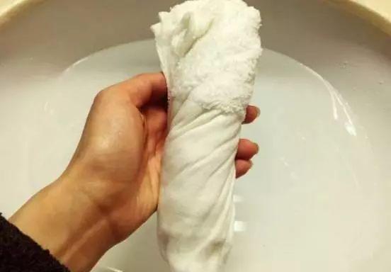 呢绒大衣怎样清洗