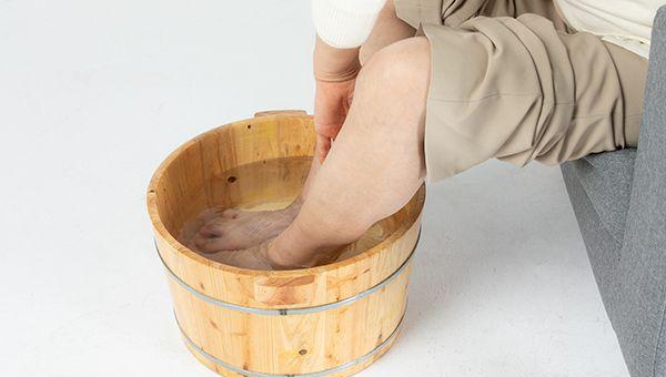 经常泡脚对女性的好处和坏处