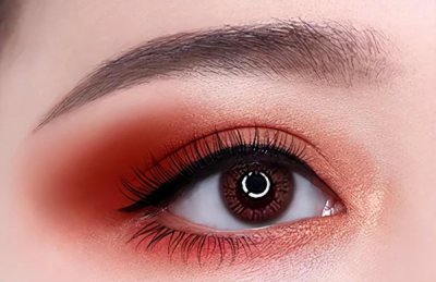 眼妆越画越脏怎么办 画眼妆的秘诀