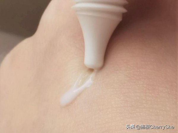 理肤泉痘痘清乳液怎样