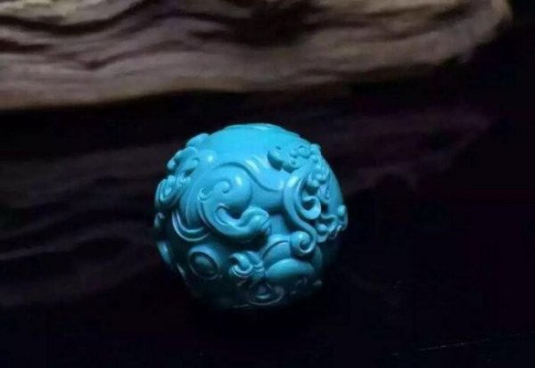 青金石和绿松石哪个贵