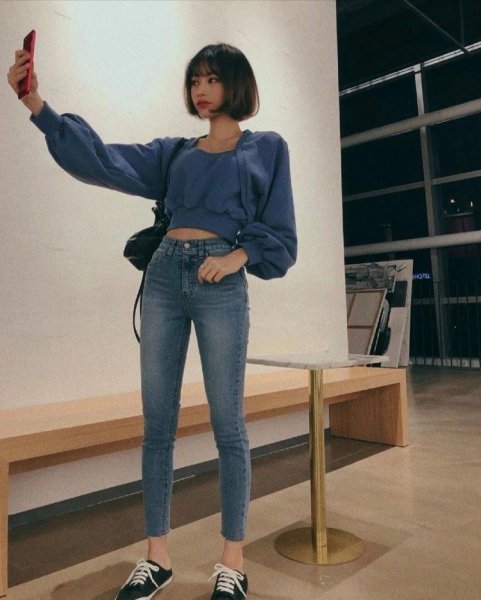女士卫衣怎么搭配