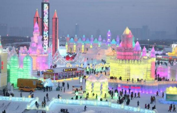 冬天去东北哈尔滨旅游穿什么？