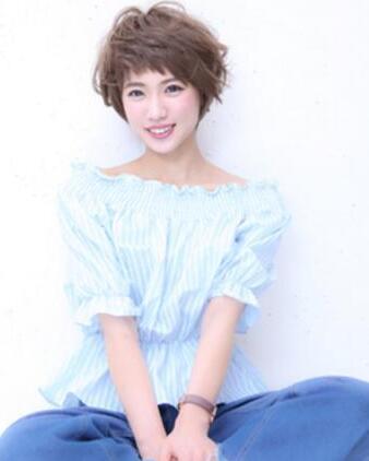 中老年发型图片女短发推荐