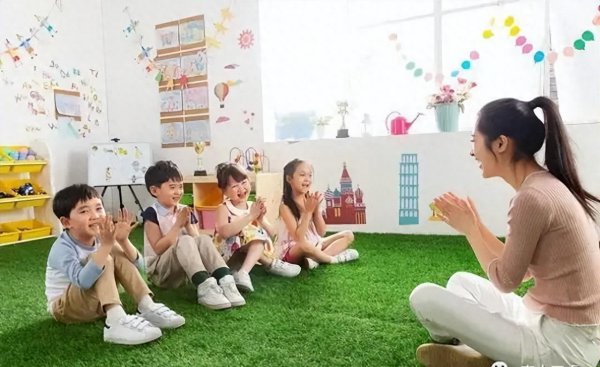 女生学幼师有前途吗
