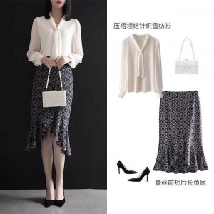 鱼尾裙搭配什么衣服 鱼尾裙如何搭配上衣？