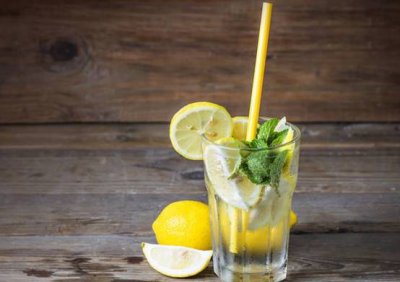 柠檬水的功效与作用可以减肥瘦身吗 柠檬水的主要成分及减肥原理