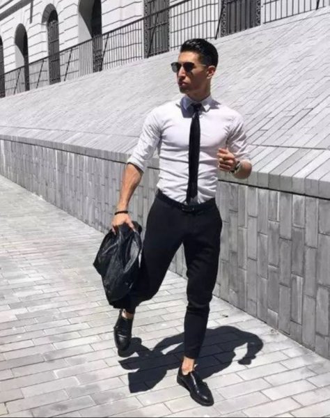 男人夏季怎么避免油腻穿搭