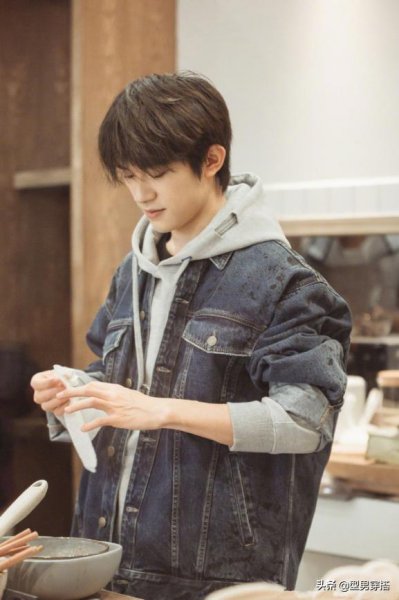 男士牛仔衣怎么搭配