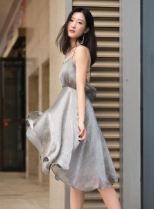 不同体型适合的连衣裙 半身裙和连衣裙哪种有气质