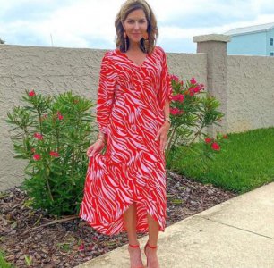 五十多岁的女人咋打扮 五十岁女人的穿着打扮