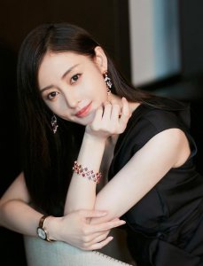 女孩如何提升自身气质？ 女孩子怎样提高自己的气质