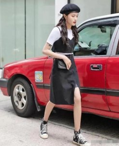 t恤怎么搭配裙子 女士t恤搭配什么裙子？