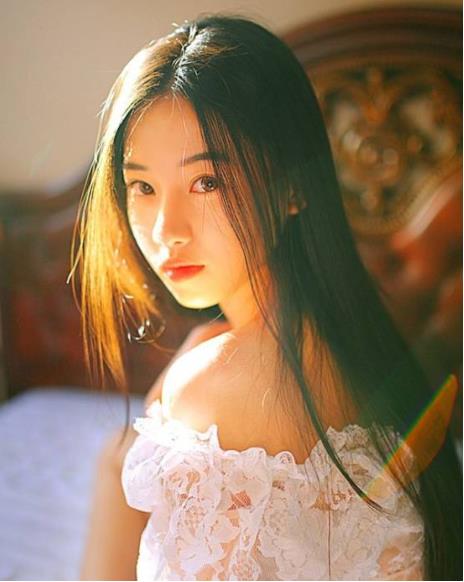 黑发发型怎么做造型洋气