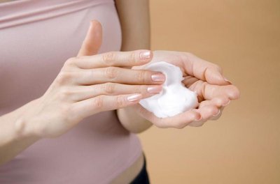 开塞露加牙膏擦脸有什么效果 开塞露和牙膏擦脸每天用可以吗