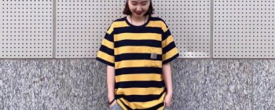 休闲破洞牛仔裤怎么搭配上衣 破洞牛仔外套怎么搭配裤子
