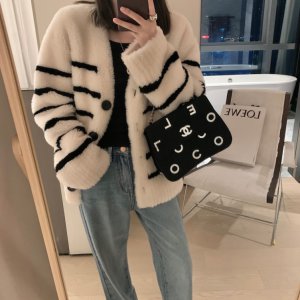 如何鉴别羊剪绒大衣 羊剪绒外行挑选方法