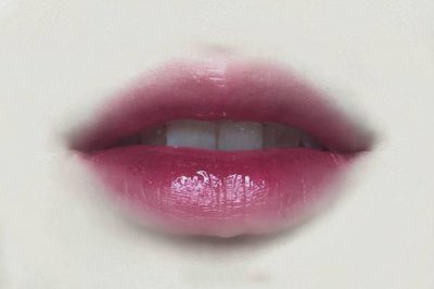 嘴唇唇纹很深怎么办？如果解决问题？