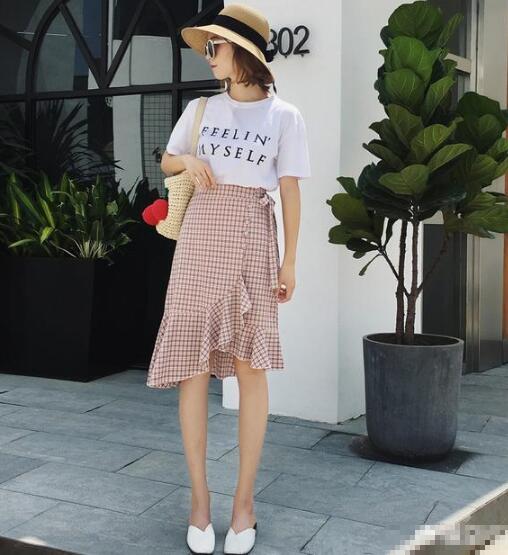 格子裙搭配什么衣服